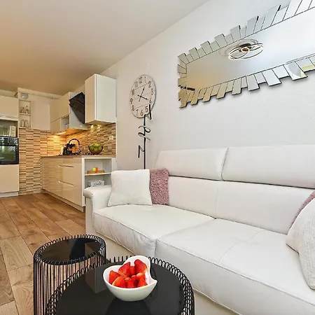 Appartement Fuer 4 Personen Ca 60 Qm In Pula, Istrien Istrische Riviera