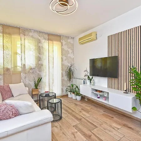 Fuer 4 Personen Ca 60 Qm In Pula, Istrien Istrische Riviera Appartement *